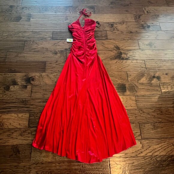 NWT $139 B DARLIN Formal Dress Size 1/2 Juniors Red Satin Keyhole Halter Gown XS - Picture 4 of 16